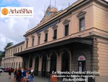 tips for travelers by arbaspaa tour operator chapter 5 the trains to cinque terre to go to the la spezias central station and buy tickets photo guide