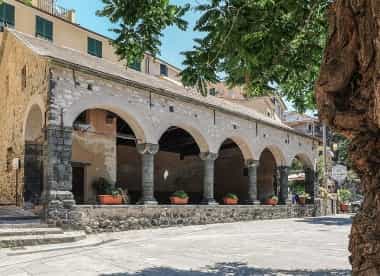 Loggia Levanto foto Wikipedia Creative Commons Autore Pjt56