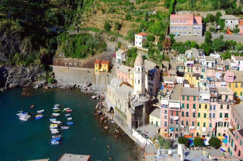 Il Giro d'Italia a nuoto a Vernazza